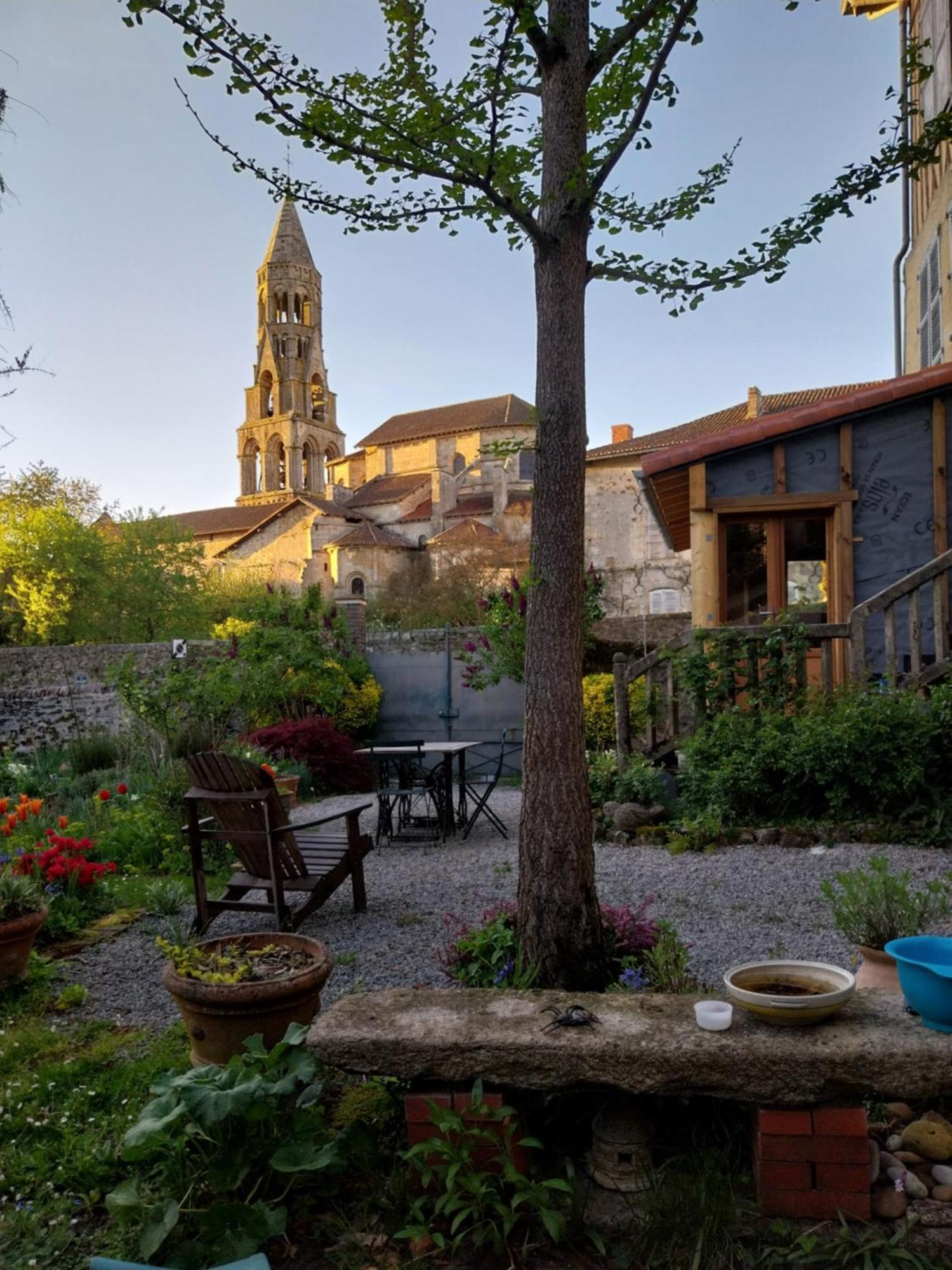 Chambre D Hote "Sous Le Clocher" Appartement Saint-Léonard-de-Noblat Buitenkant foto